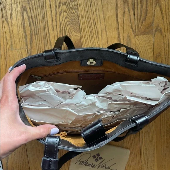 Patricia Nash Danville Tote Vintage Color Block P1014493 Black British tan NWT - Picture 5 of 7